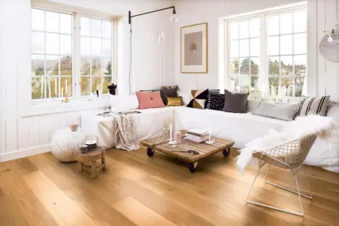 Plank Castle Oak Transparent Animoso view 2