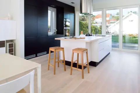 Plank Castle Oak Coral Animoso view 4