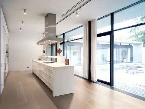 Plank Castle Oak Pearl Animoso view 3