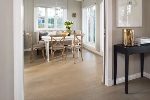 Plank Castle Oak Sand Animoso view 5