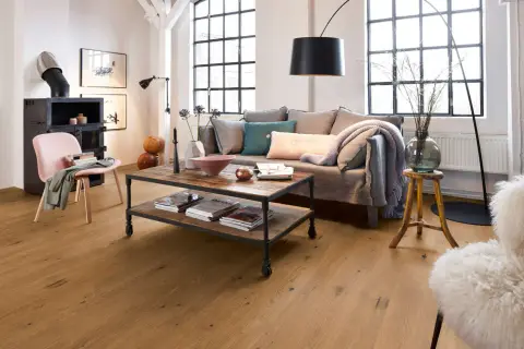 Plank 138 Oak Honey Vivo view 2