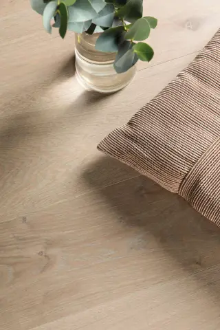 Plank Castle Oak Warm Grey Animoso view 5