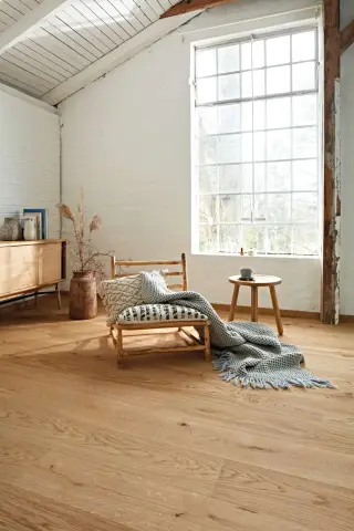 Plank Castle Oak Authentic Vivo view 2