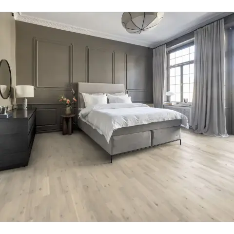 Oak Loft White Strip view 2