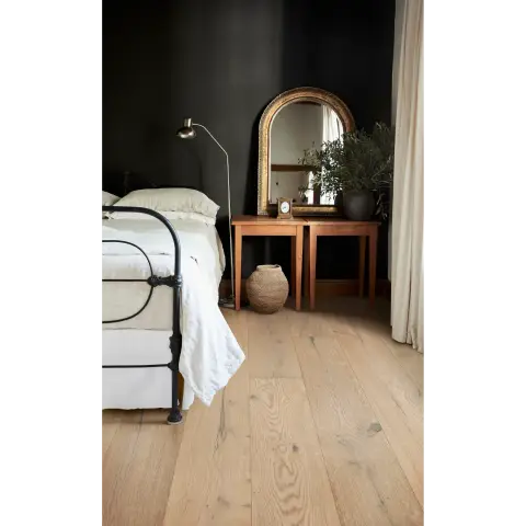 Oak Mistral view 2