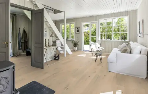 Oak Frosted Oat Plank view 4