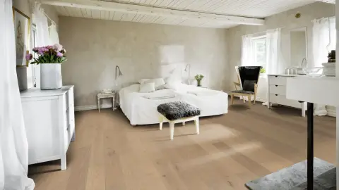 Oak Nouveau White view 2